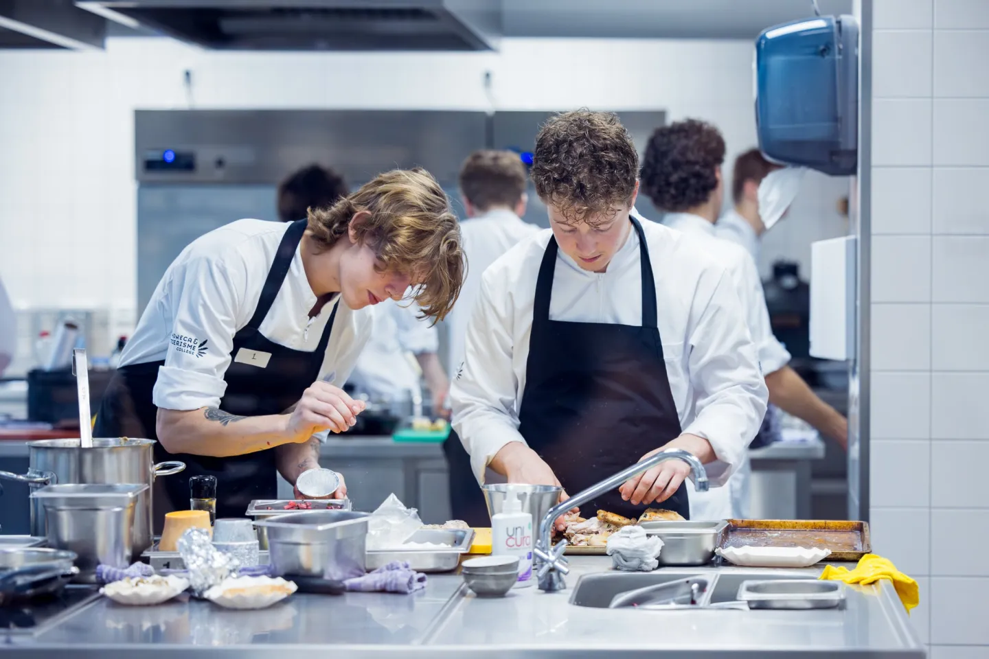 Skills schoolwedstrijd studenten in de keuken