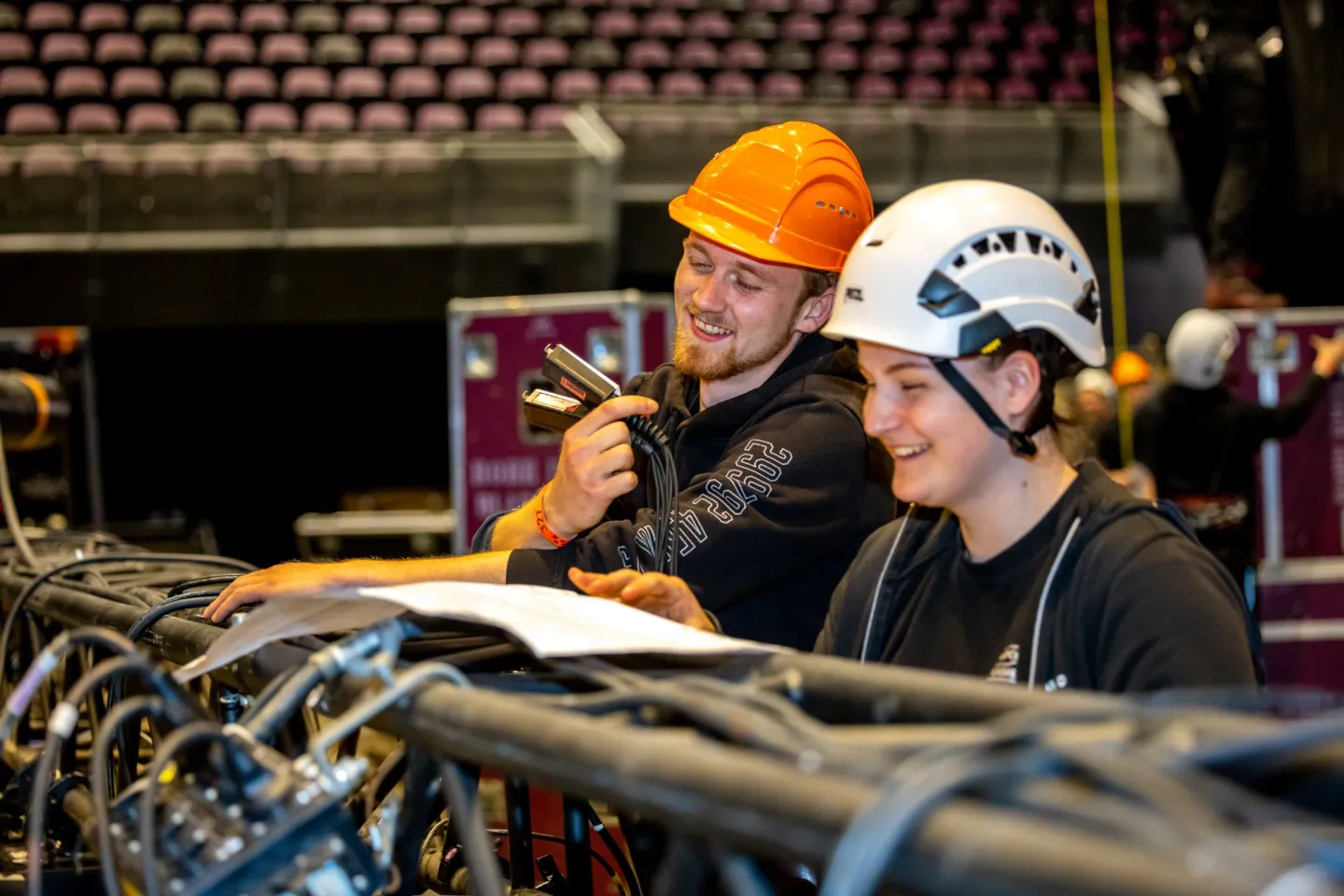 Studenten Podium- en Evenemententechniek bekijken lichtplan