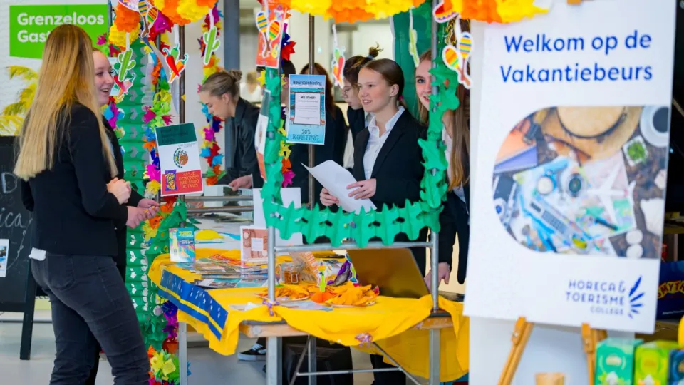 Studenten Toerisme & Recreatie staan op Vakantiebeurs 2024