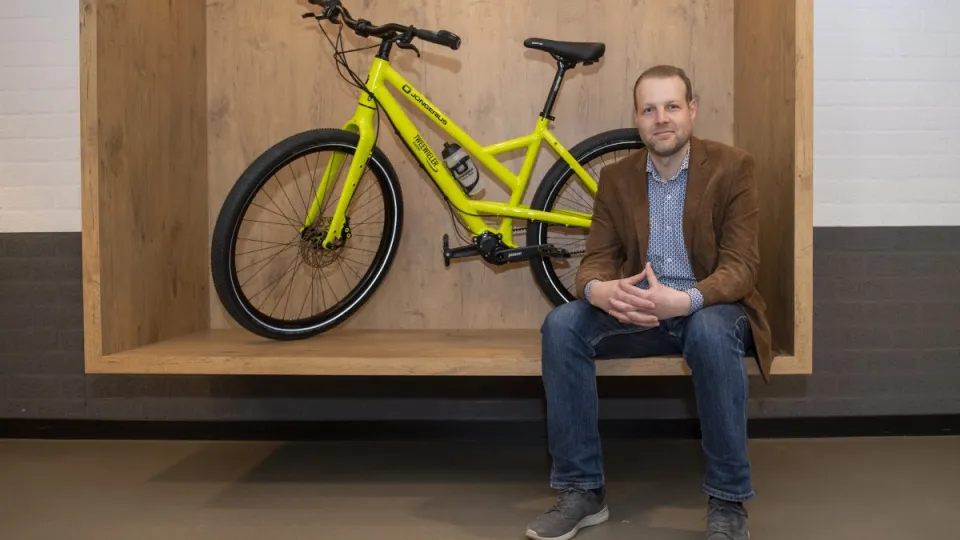 fietstechnici in samenwerking met innovam