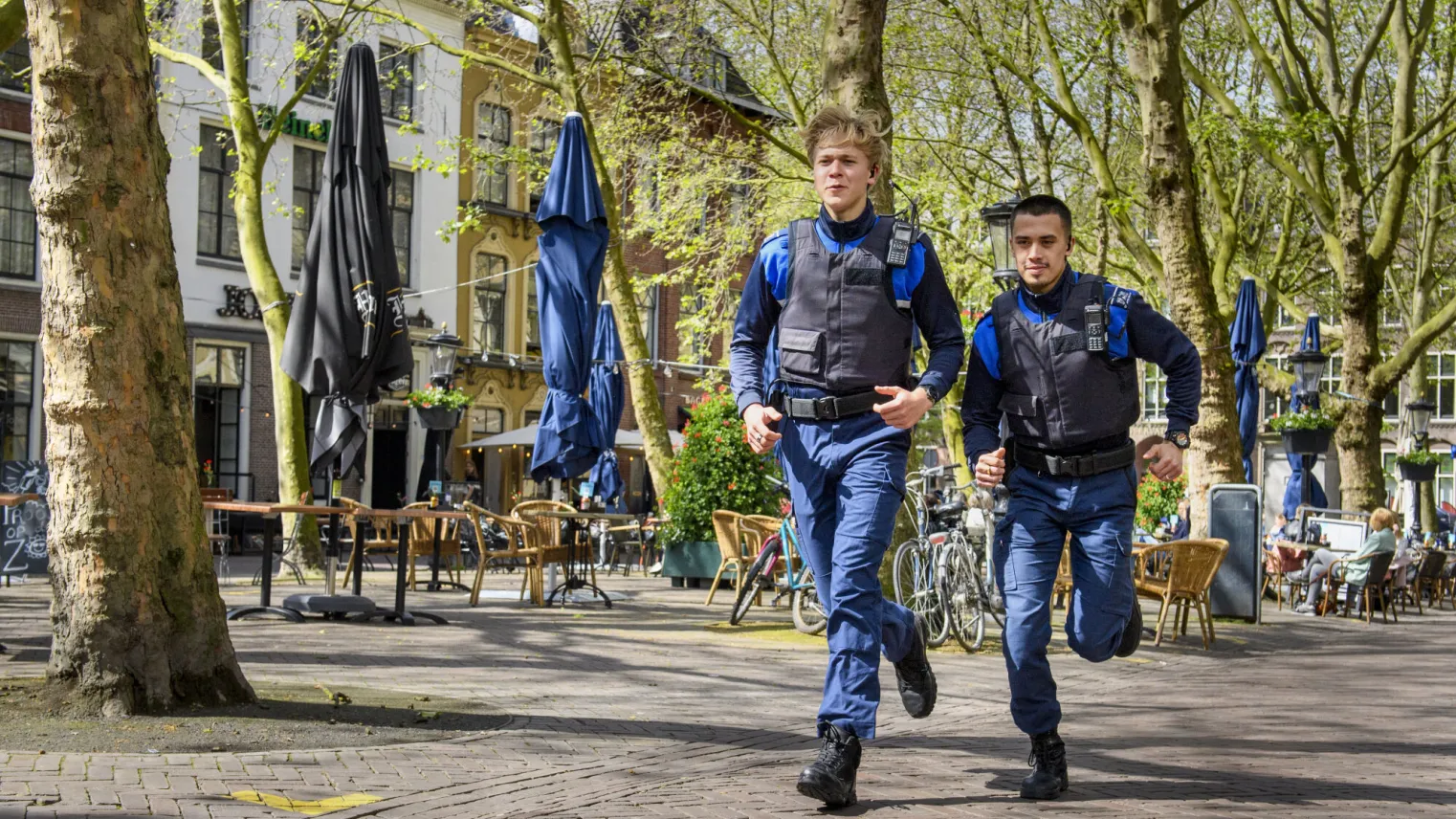 Studenten van de opleiding Handhaving Toezicht en Veiligheid in actie