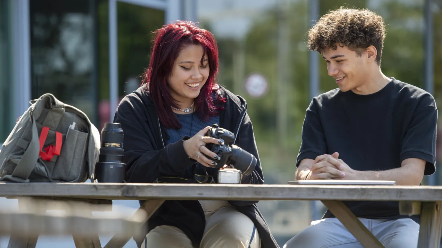 Studenten werken samen aan opnames